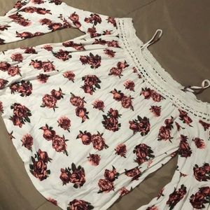 Excellent Rue 21 + Floral White Off Shoulder 1X